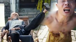 日軍挾持80歲老人，卻不知老人是武術高手！坐著輕鬆放倒他！
