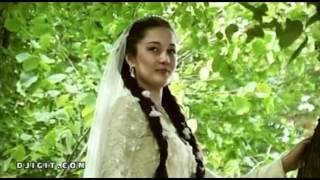 kheda khamzatova- barg ma khila khuna- chechen song