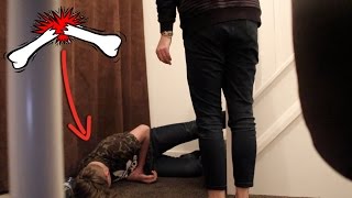 FALLEN DOWN THE STAIRS PRANK ON MY MUM! (GONE WRONG!)
