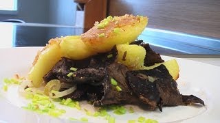 Картофель с солеными грибами.