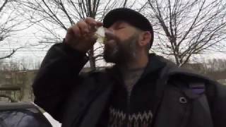 На что готов мужик за 2 рубля.  Пузырек ТРОЙНОГО одеколона залпом.
