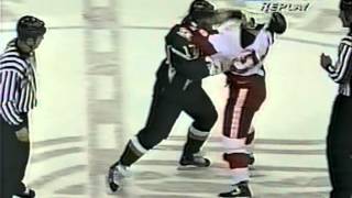 Sean Avery vs Stephane Robidas