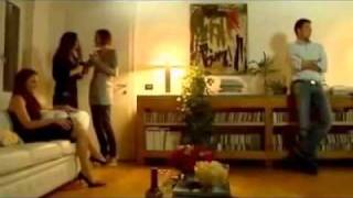 Video ragazza che mostra le tette