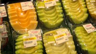 Cut fruit in Big C Supermarket in Thailand - bk-shop-bigc-cutfruit