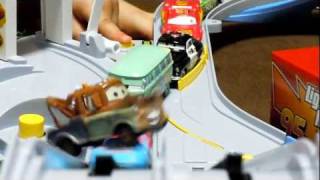 高速道路 にぎやかドライブ　トミカ　カーズ2