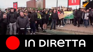I tifosi del Man Utd protestano contro la famiglia Glazer