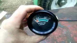 Решил и я поставить указатель давления масла.