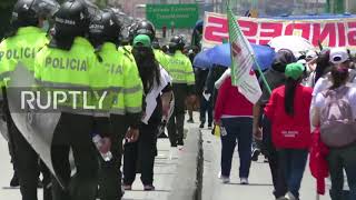 Colombia: Hundreds demand better working conditions for health workers in Bogota