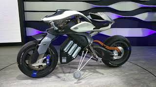 Мотоцикл Yamaha который сам держит равновесие и не падает!