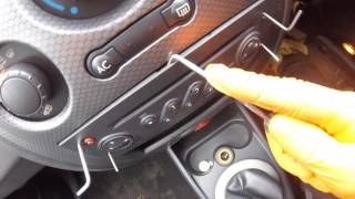 How to remove a Renault Megane tape recorder / Как снять магнитофон Renault Megane
