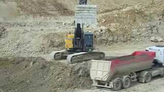 LGV RR VOLVO EC460C VS SEMI RAZEL