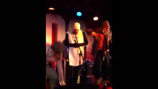 Pappy's Country House - Karaoke Circus