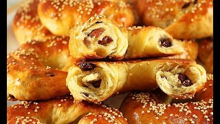 ?Круассаны Отдыхают, Когда Есть Слоеные Крендельки с Изюмом