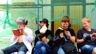 Конкурс на быстрое чтение книги... или волосатые ноги?