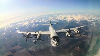 Высший пилотаж: экипажи ракетоносцев Ту-95 отработали дозаправку в воздухе