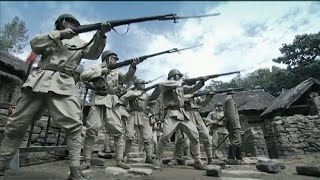 日軍進村搜人，為了掩護兒子逃跑，老農挾持了日軍軍官拖延時間，不料一失手被當場殺害！