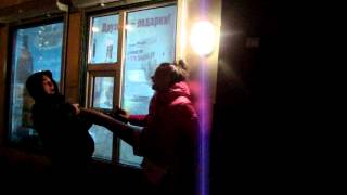 Девушка в шортах зимой в сибири!Красноярск!-30