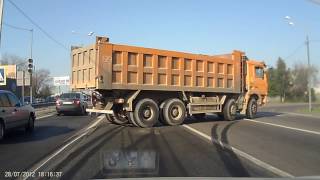 Экстренное торможение камаза | Emergency braking
