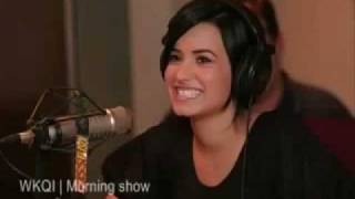 Proof that Demi Lovato was dating Trace Cyrus