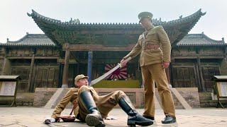 狂妄的日軍將領看不起中國軍人，揚言要向中國隊長請教，結果短短3個回合就被中國隊長擊倒在地！ 抗日