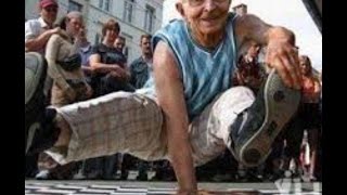 ЧЕМПИОН переодетый в ДЕДА ! Prank Чемпион по брейк дансу !
