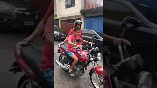 Quer aprender a anda de moto chama o meu pai