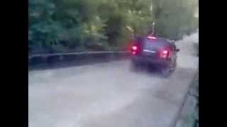 Хамер съежает с зоводской лестнице при съемках фильма "Курьер из рая"