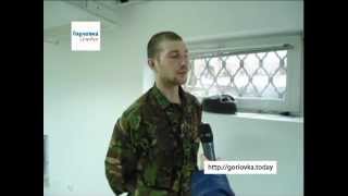 Солдат ДНР из Горловки поет песню "За друзей"