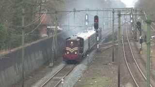 NS 2225 met Museum trein