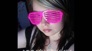 Sonya ( with lady gaga en fond ) - Paparazi