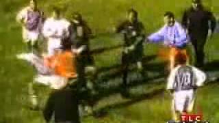 戦うサッカー