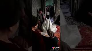 Uzbek  yigitlari sharmanda