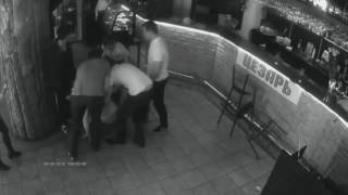 девушки вырубают парней