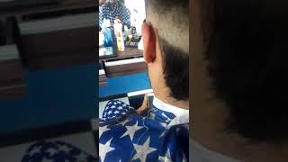 Maquina kemei  acabamento cortando cabelo