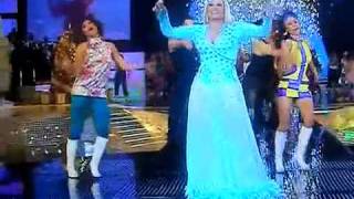 Caida de Laura Leon en el programa Decadas
