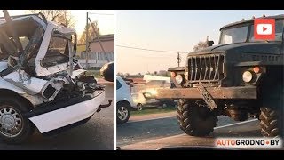 Урал военных протаранил VW в Гродно