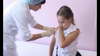 В школах Ельца началась массовая вакцинация детей
