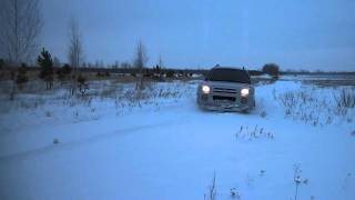 Hyundai Santa Fe Classic 2.7L V6 in snow