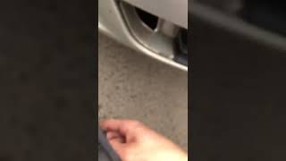 Замена лампочек ходового огня и противотуманной фары Skoda Octavia a5