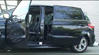 Fahrzeuge für Behinderte. Die Rollstuhl Verladehilfe LADEBOY S2 im Ford S Max und 4 Sitzplätzen.