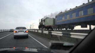 Паровоз Су251-86 на дамбе Кременчугского ВДХР