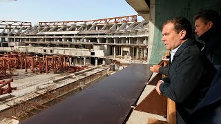 Мурзилки Int. - пародия «Звенит январская вьюга»