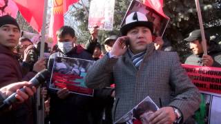 Противники геев провели митинг возле парламента