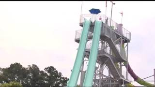 Watch: Sherry rides the Texas Freefall at Splashtown