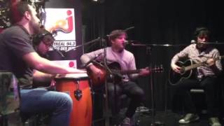 Performance Les Trois Accords - J'aime ta grand-mère