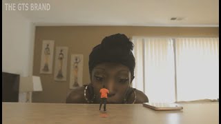 Giantess fitness model meets the tiny fitness trainer