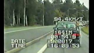 Police chase Mercedes 190