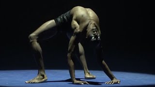 Creepy spider contortion performance| CCTV English