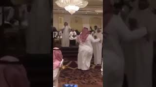 Shake that Booty!! Hahaha Funny Arab..