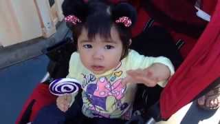 Twin TV Show - Lola Meets Goofy at Disneyland!
